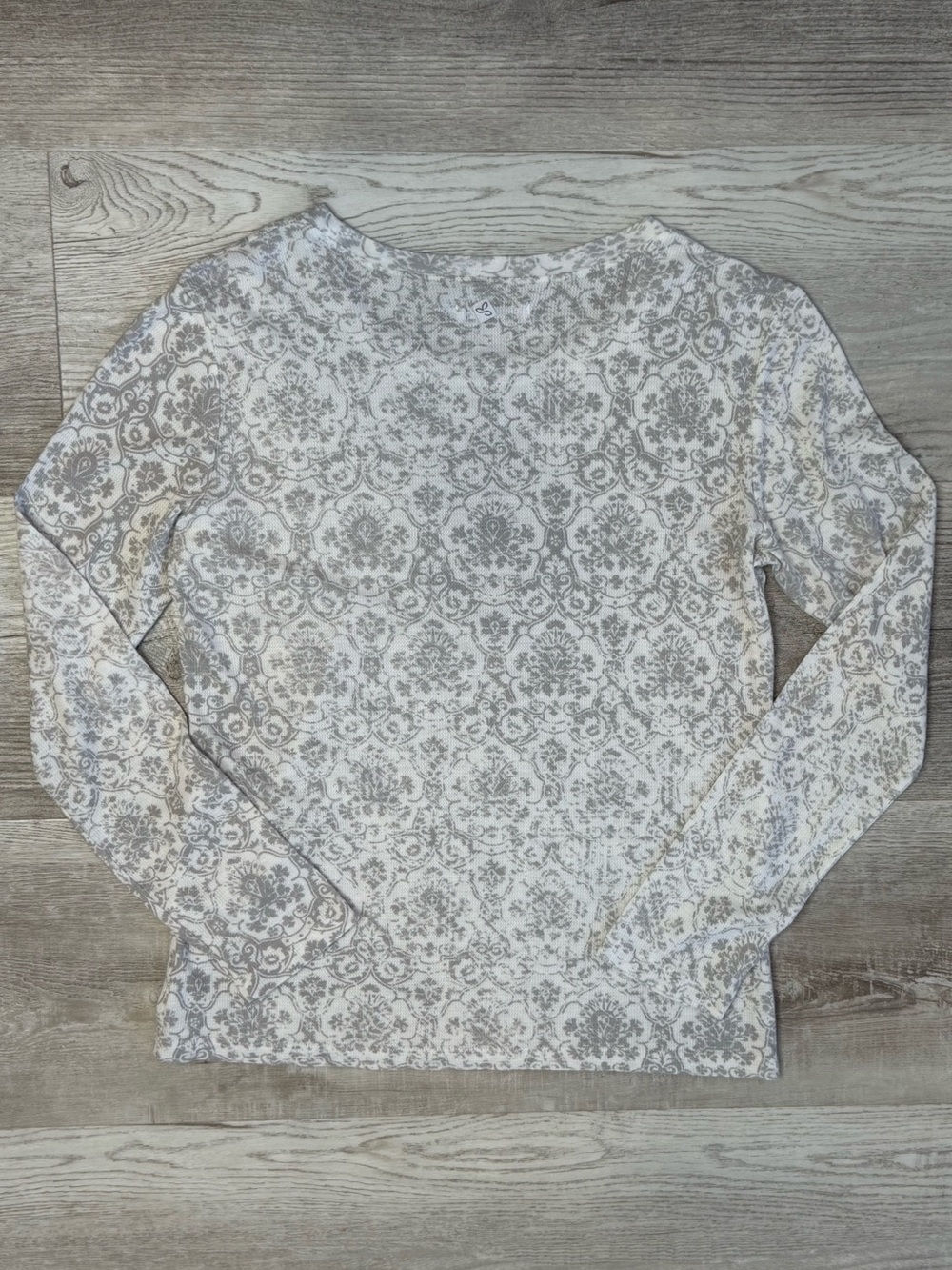 Prana Long Sleeve Medallion Damask Print Lightweight Thermal Style Top Size L - Picture 4 of 10